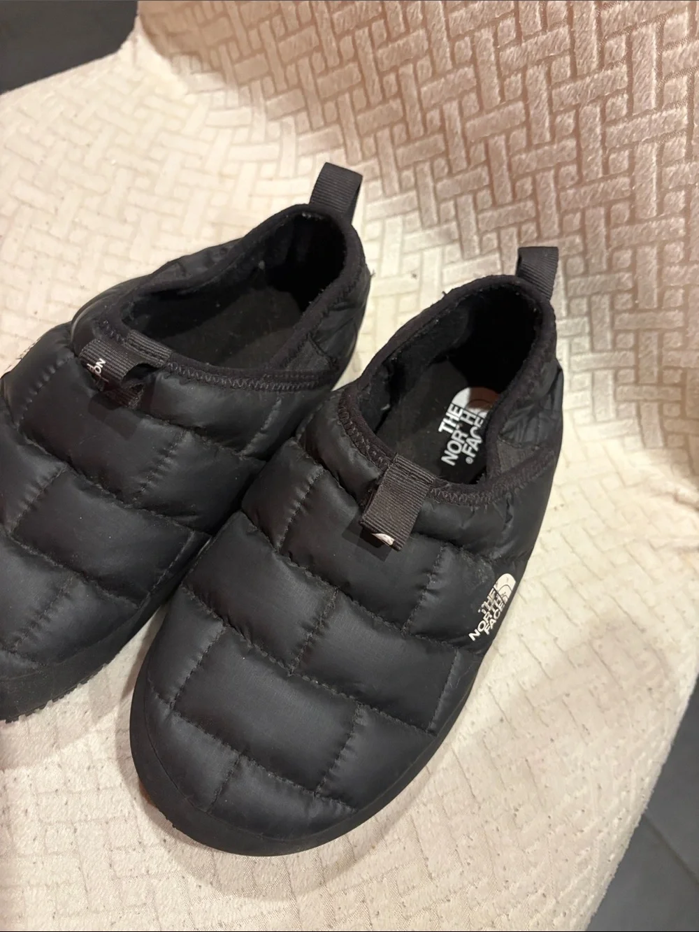 The North Face Kids Black Quilted Slip-On Slippers
